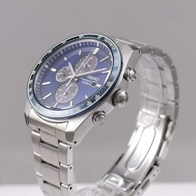 Seiko Solar Mens Analog Solar Watch with Stainless Steel Bracelet SSC719P1